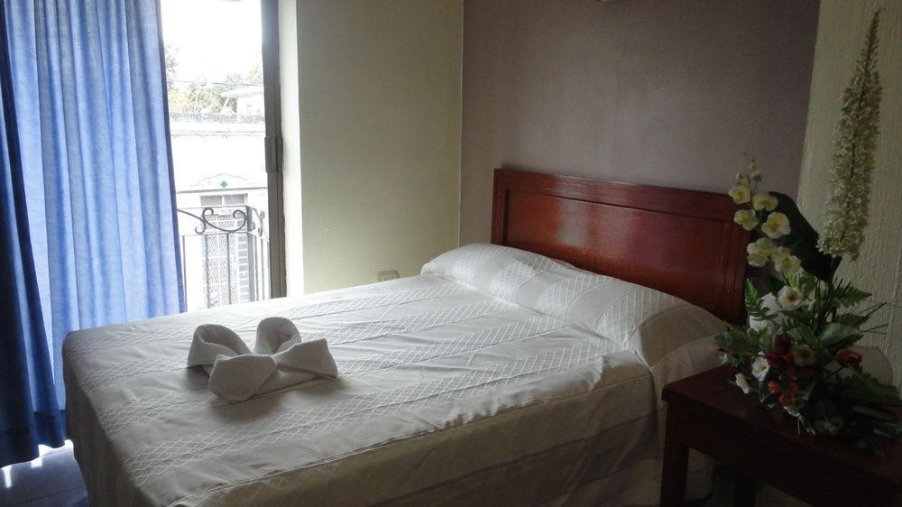 Hotel El Espanol Centro Historico Mérida Esterno foto
