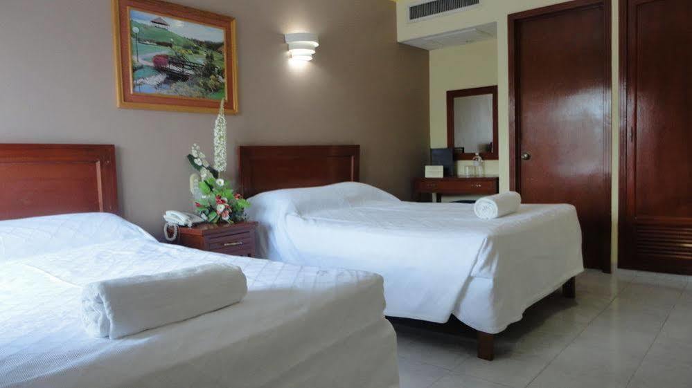 Hotel El Espanol Centro Historico Mérida Esterno foto