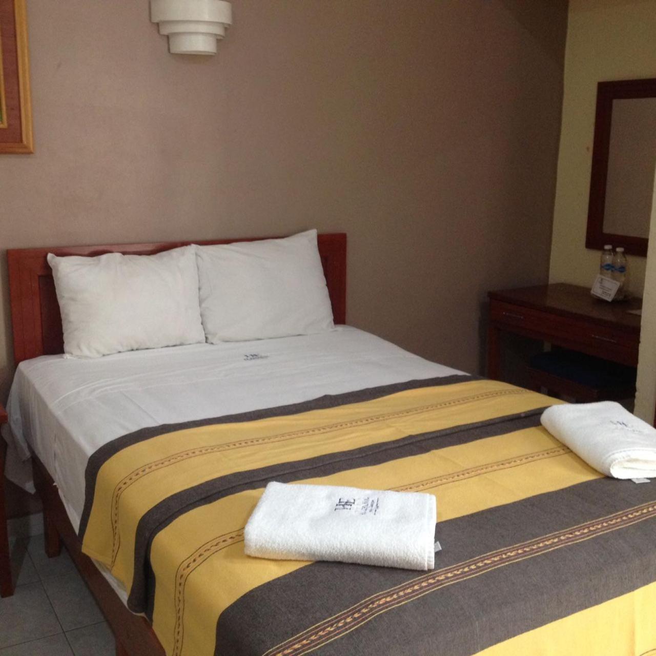 Hotel El Espanol Centro Historico Mérida Esterno foto