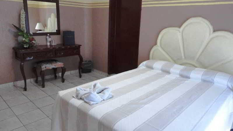 Hotel El Espanol Centro Historico Mérida Esterno foto