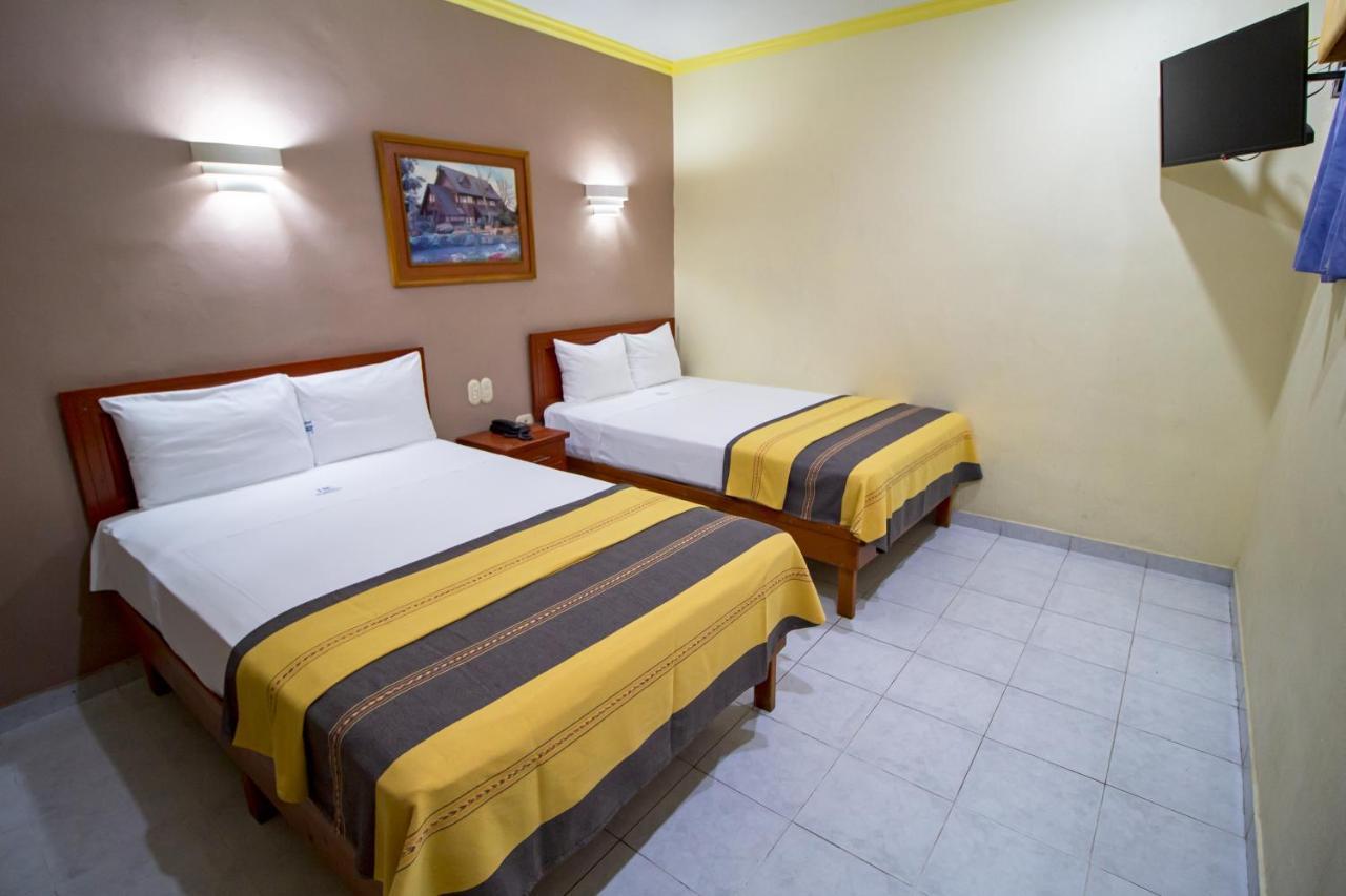 Hotel El Espanol Centro Historico Mérida Esterno foto