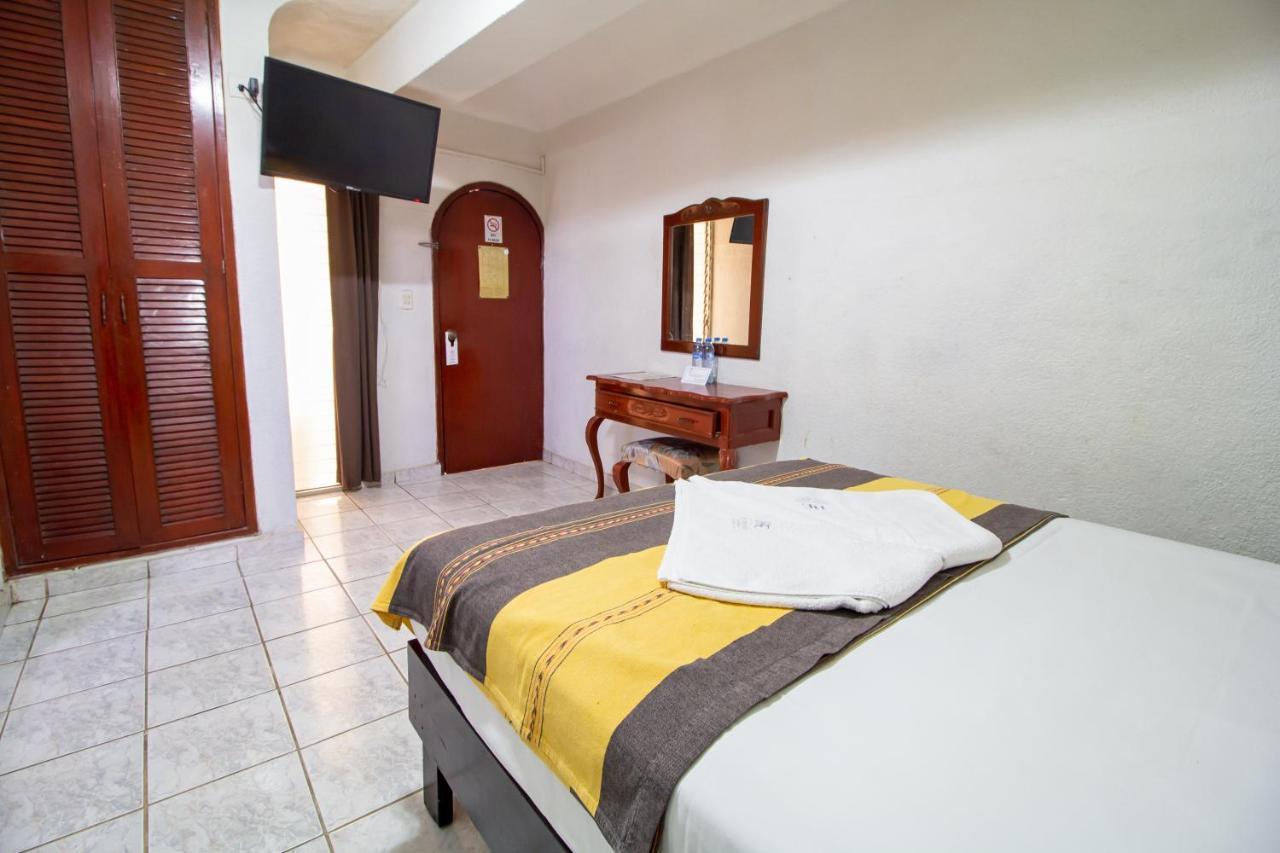 Hotel El Espanol Centro Historico Mérida Esterno foto