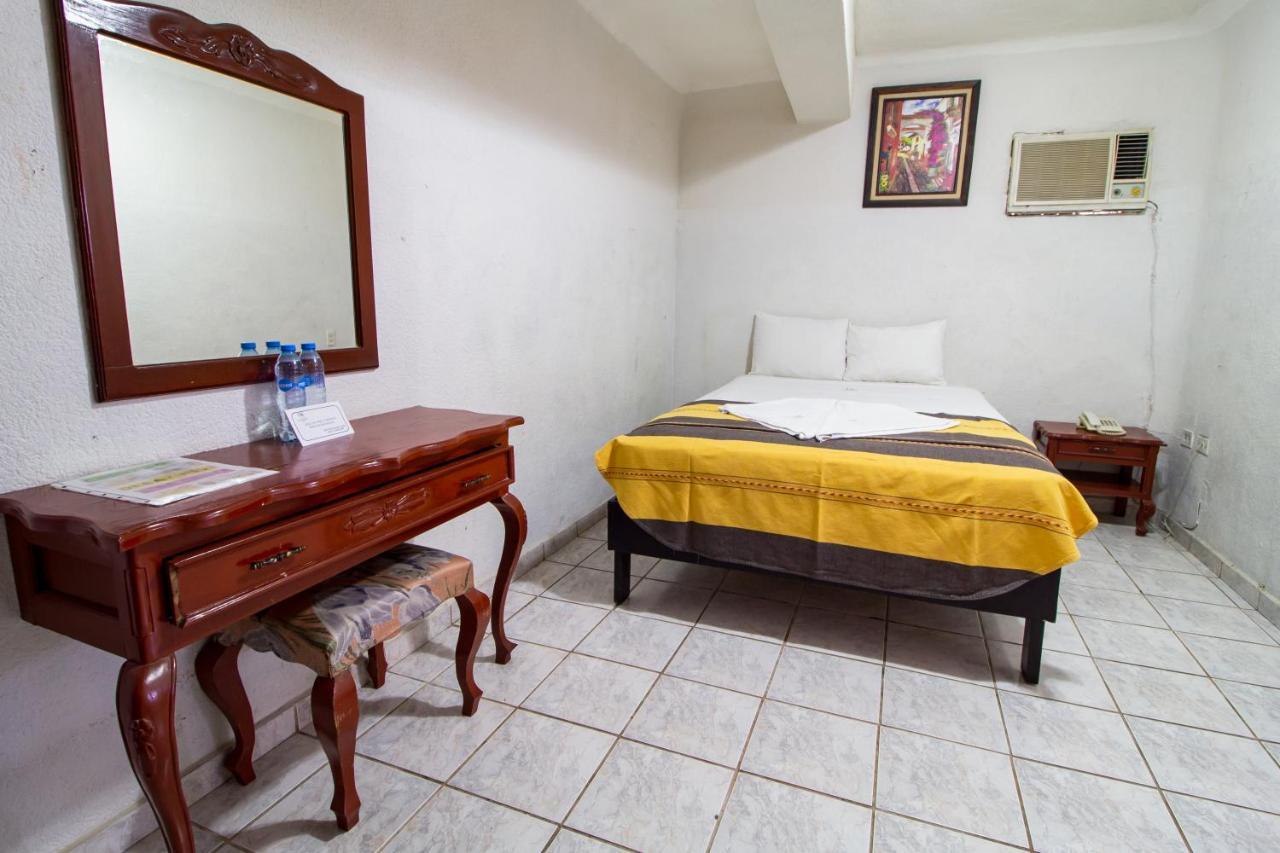 Hotel El Espanol Centro Historico Mérida Esterno foto